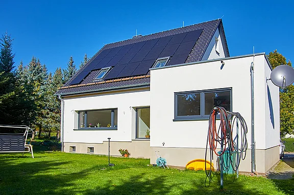 Saniertes und erweitertes Einfamilienhaus mit Wärmedämm-Verbundsystem in Löbau