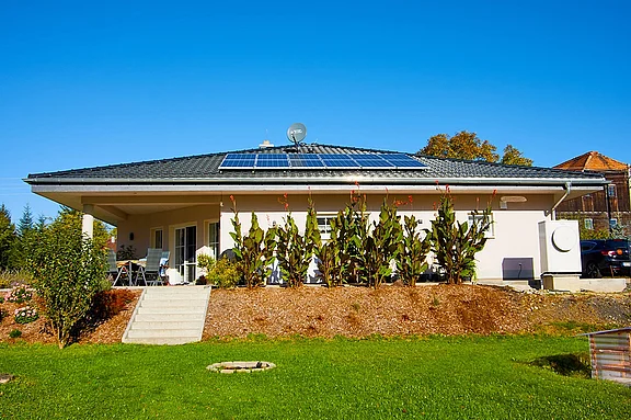 Rohbau eines neuen Einfamilienhauses in Neueibau